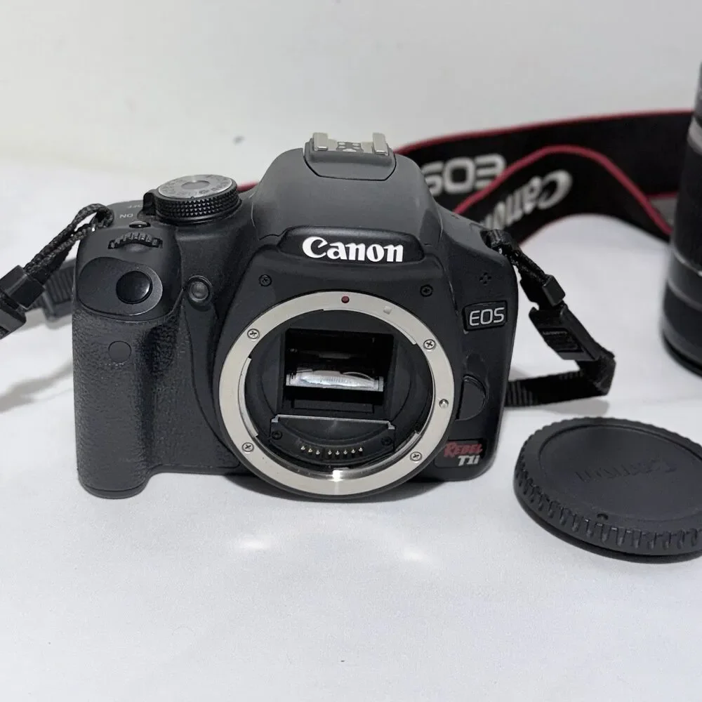 Canon Rebel T1i EOS Camera w/ EFS 18-55mm & 55-250mm Lenses + Carrying Bag
